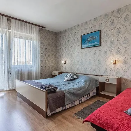 Apartament In With Two-bedrooms 13 Poreč